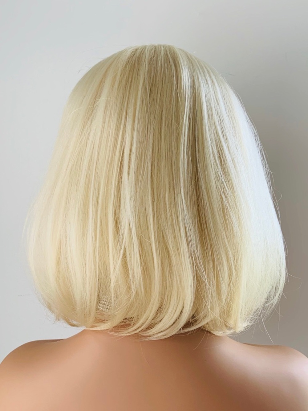 Pretty “Put On & Go” Blonde Synthetic Wig w Bangs for Events💛NO FURTHER DISCOUNT - Picture 4 of 5